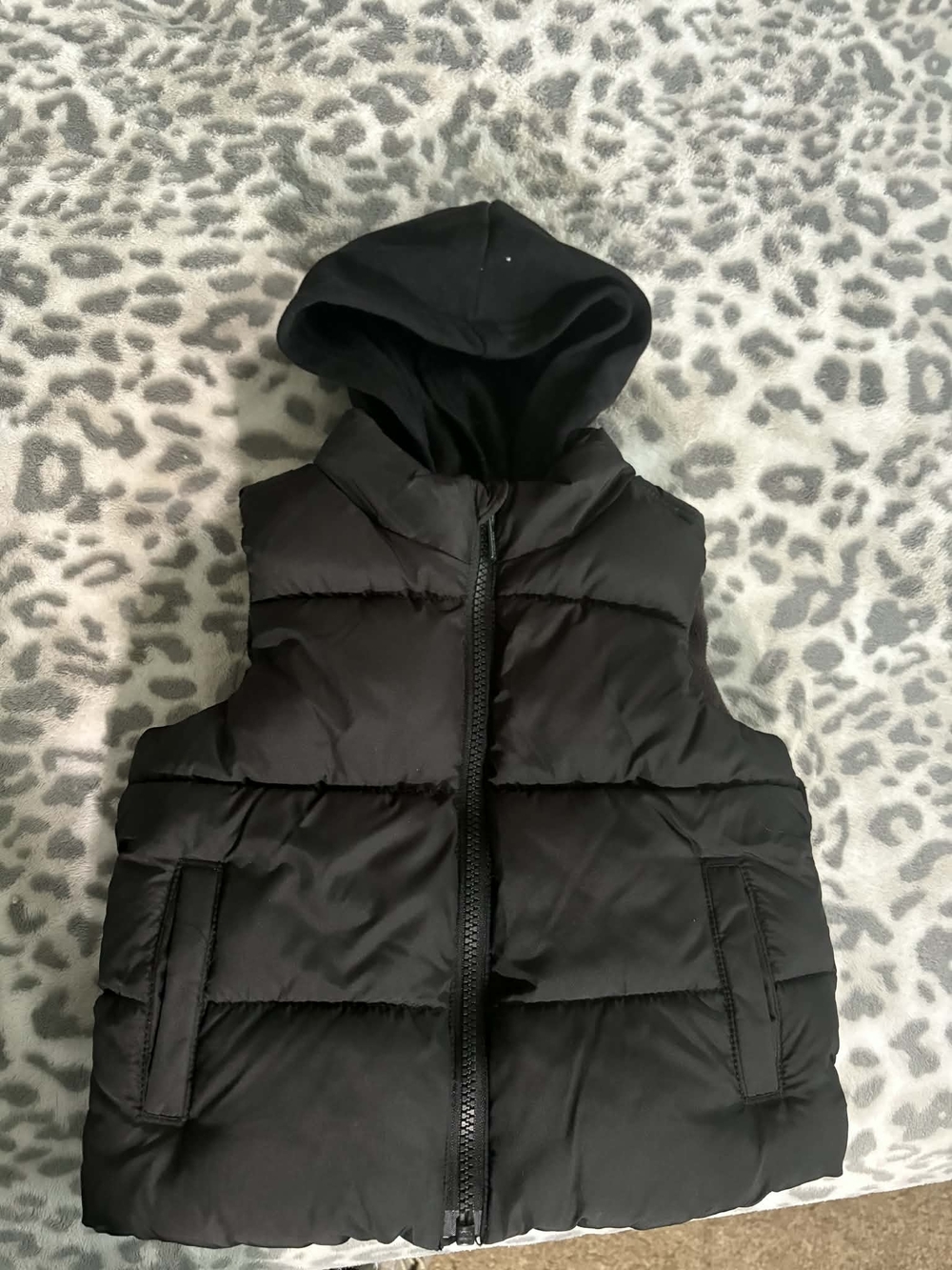 Old Navy Black Hooded Puffer Vest for Kids